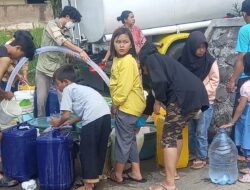 Baznas Cianjur Salurkan Air Bersih di Campaka
