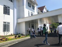 Barjas Ketemu Dengan Pihak ke Tiga di Rumah Makan Ada Apa?