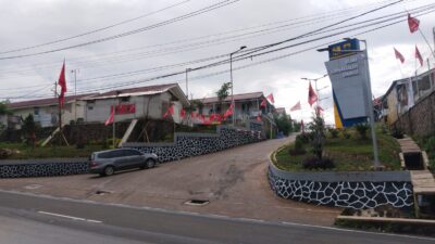 Respon Cuek DPC PDIP Cianjur Soal Bendera Partai Penuhi Bumi Sirnagalih