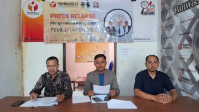 Panwascam Campakamulya Minta Pemasangan APK Perhatikan Keselamatan Lingkungan