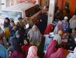 Pemdes Wangunjaya Salurkan Bansos Beras dari Kemensos RI