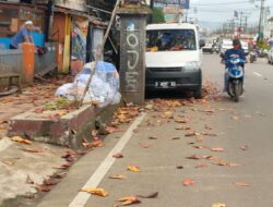 Jauh Dari Kesan Estetika, Jalan Protokol Cibeber Semakin Terlihat Kumuh Karena Sampah
