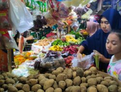 H-1 Lebaran, Komoditi di Pasar Cibeber Merangkak Naik