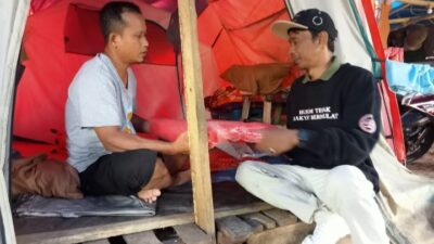 AMPUH Kunjungi Tenda Pengungsian di Kampung Cibeleng Hilir 