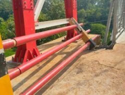 Belum Genap 6 Bulan Jembatan Rp4,6 Miliar di Cibeber Rusak