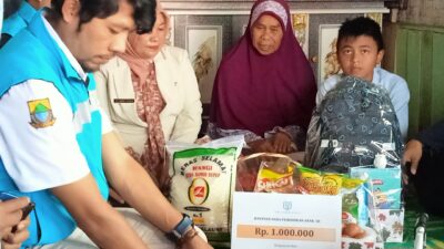 Warga Kurang Mampu di Cirumput Dapat Jaminan Pendidikan Dari Yaga Yingde Group.