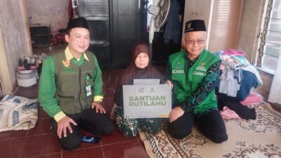 Sumringahnya Mak Isah, Dapat Bantuan Dari BAZNAS