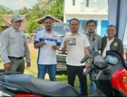 Penyedia Unit Motor Operasional Kades di Cibeber Serahkan BPKB dan Service Gratis