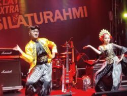 Dua Penari Jaipong Ajang Silaturahmi Coklat Ekstra Pukau Penonton