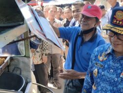 Puluhan Tahun Jual Gorengan, Adin Dapat Bantuan Dari Bupati