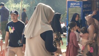 Warga Serbu Sembako Murah di Wahangan Cimanggu Cibeber