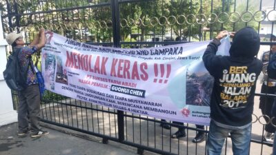 Massa Tolak Peternakan Ayam di Campaka, Ancam Lapor Wapres
