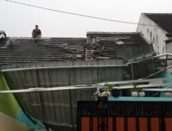 Diterjang Angin Puting Beliung, Puluhan Rumah di Gekbrong Rusak