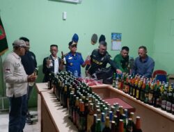 Satpol PP Obrak-abrik Kios dan THM, Sita Ratusan Botol Miras