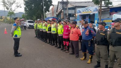 Petugas Pospam IX Tugu Pramuka Keliling di Malam Takbiran