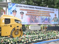 Tekan Angka Peredaran Miras, Pendopo Cianjur Jadi Saksi Ribuan Botol Dimusnahkan