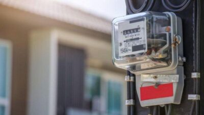 Dicabut Listrik Tiba-tiba Petugas PLN, Warga Cilaku Meradang!