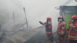 Tiga Rumah Terbakar di Kampung Sayang Kulon, Diduga Akibat Anak Bermain Masak-masakan