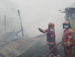 Tiga Rumah Terbakar di Kampung Sayang Kulon, Diduga Akibat Anak Bermain Masak-masakan