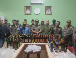 Satpol PP dan Damkar Cianjur Razia Miras, 159 Botol Disita