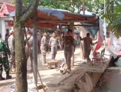 Camat Dukung Penertiban Bangunan Liar di Sukataris
