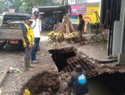 Pemicu Banjir, Bangunan Liar di Hegarmanah Dibongkar