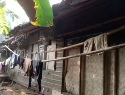 Mengais Harapan di Rumah Reyot, Kisah Bapak Dade Supriatna dan Keluarga