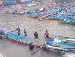 Kolam Labuh Sempit, Perahu Nelayan Karam Dihantam Ombak Jayanti, Pemerintah Diminta Tak Lagi Tutup Mata
