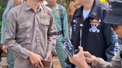 Bupati Cianjur Pakai Jaket One Piece, Picu Kontroversi di Tengah Isu Penggantian Bendera