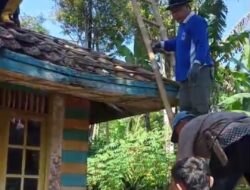 Atap Rumah Warga Diterjang Angin, Kades Bunikasih Turun Tangan!