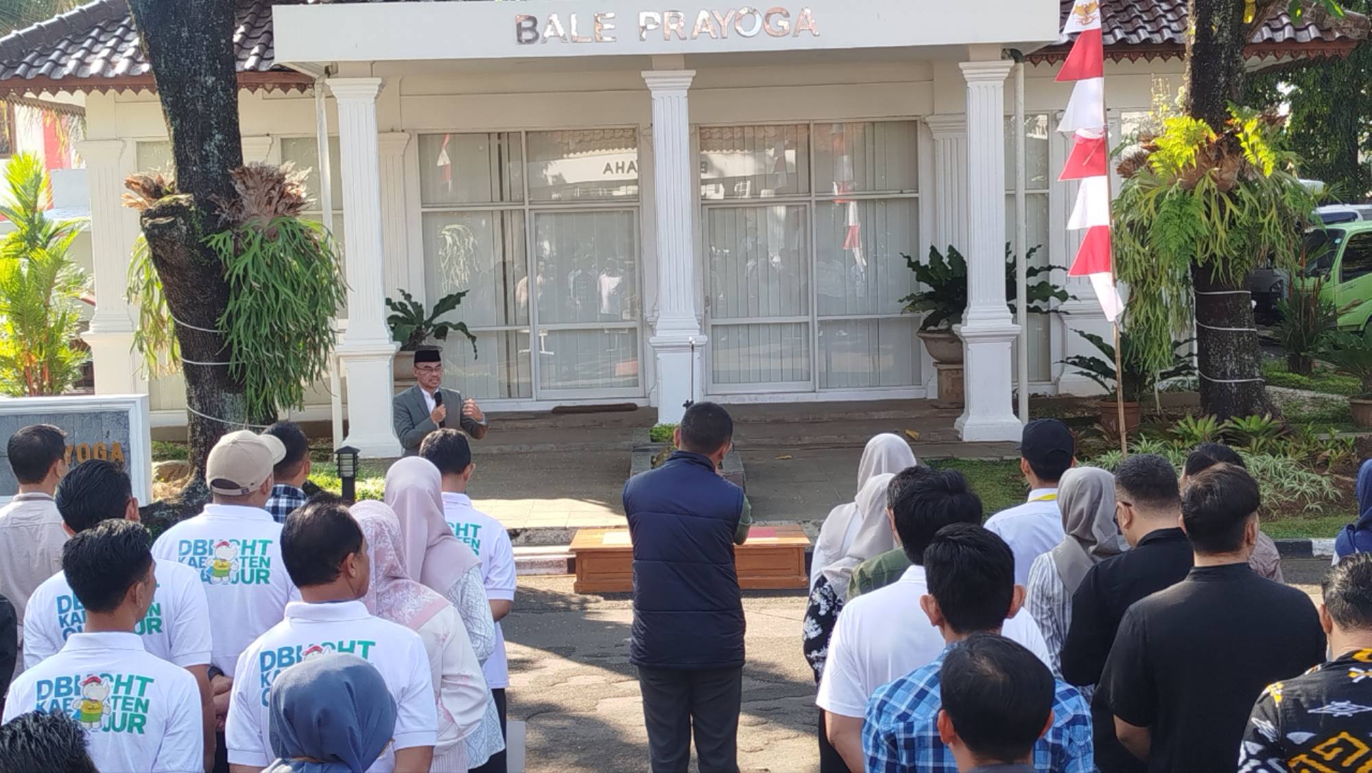Sekda Cianjur Cecep Alamsyah umumkan pengunduran diri di hadapan ASN saat apel di Pendopo Cianjur.