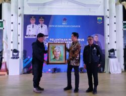 Pelukis Presiden Jokowi, Persembahkan Karya untuk Bupati Wahyu di Acara DKC