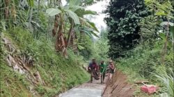 Jalan Gang di Desa Cibadak Kini Mulus Berkat Rabat Beton