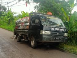 Mobil Operasional Sampah Desa Rancagoong Mogok Dua Hari, Ganggu Lalu Lintas dan Sebarkan Bau Menyengat