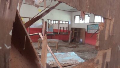 Tiga Ruang Kelas SDN Padangsari Dibiarkan Ambruk Sejak 2022
