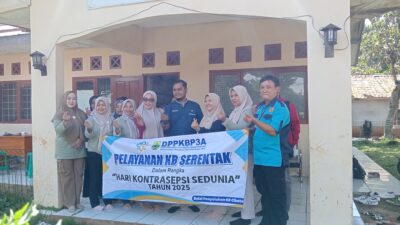 Layanan KB di Pustu Desa Sukamaju Diserbu Warga