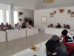 Ramzi Selamatkan Audiensi: Mahasiswa Nyaris Tinggalkan Aula Karena Bupati Tak Hadir