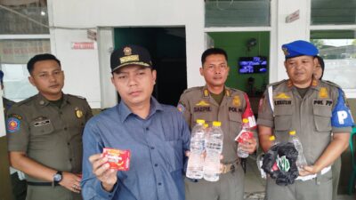 Satpol PP Bongkar Praktik Jual Beli Miras Oplosan di Area Dishub