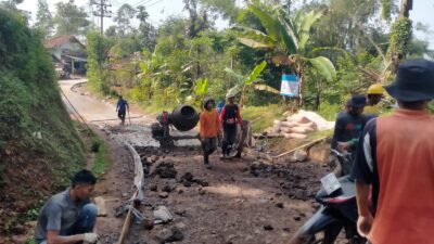 Jalan Desa Sukagalih Takokak Akhirnya Dibeton