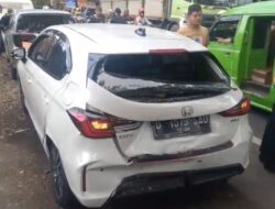 Empat Kendaraan Terlibat Kecelakaan Beruntun di Cianjur, Petugas Evakuasi di Lokasi