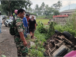 Angkot Jurusan Cikancana Cianjur Tabrakan dengan Truk Snack di Warungkondang, Empat Orang Luka