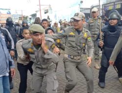 Pedagang Menangis, Lapak Dibongkar: Relokasi Bojongmeron Berujung Bentrokan