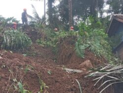 Tebing Amblas di Wangunjaya, Rumah Petani Tertimbun Material Tanah