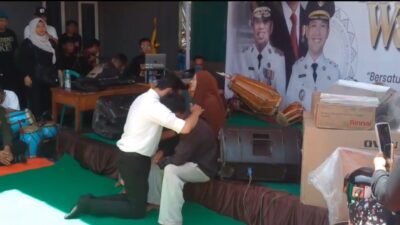 Istri Bupati Cianjur Bernyanyi di Rembug Warga, Suaranya Indah Bikin Takjub Masyarakat
