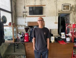 Berbagai Survei Tunjukkan Lonjakan Konsumen Thrifting, Pelaku Lokal Cianjur Tanggapi Kebijakan