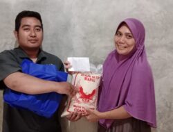 PWI Cianjur Salurkan Bantuan Sembako ke Warga Alami Pencoretan Bansos 