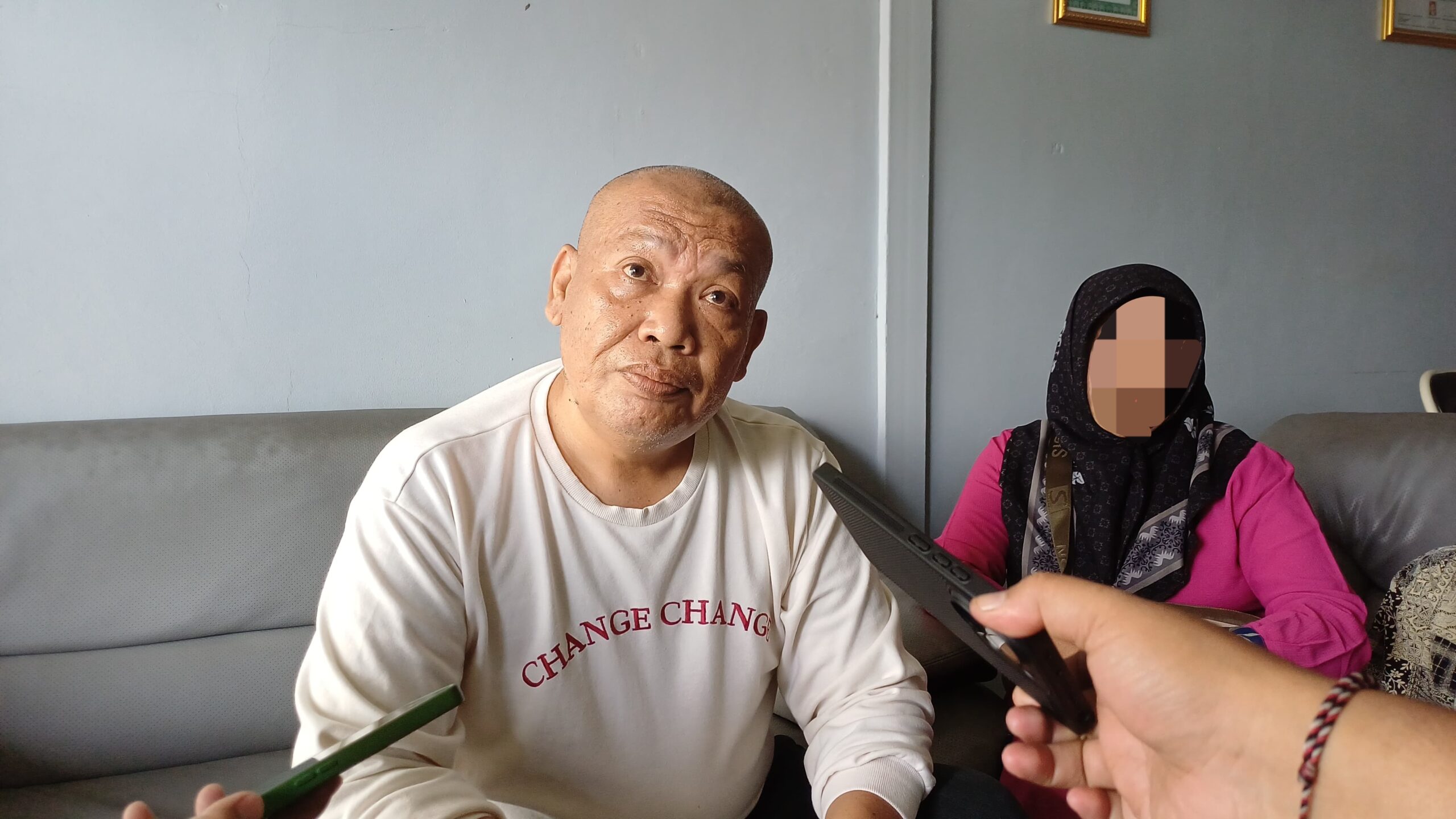 Teks: Kuasa hukum LA-HAM mendampingi karyawan tetap Hotel Ciloto Indah Permai terkait dugaan pelanggaran ketenagakerjaan di Cianjur.