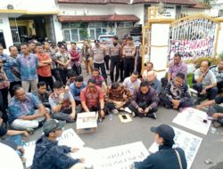 Diduga Tak Transparan, Retribusi Pasar Tradisional Cianjur Dipersoalkan Aktivis.