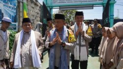 Di Sela Ops Ketupat Lodaya, Kapolda Jabar Beri Umrah Gratis untuk Guru dan Santri Cianjur