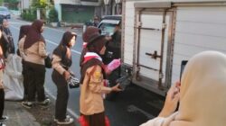 Ramadan Jadi Ruang Belajar Karakter : SDN Cilaku 2 Gelar Bagi-Bagi Takjil.